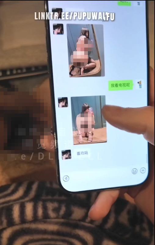 肉感福利姬-噗噗-新 跨年夜团建后在酒店主动给男同事发裸照 (2V,1.39G)