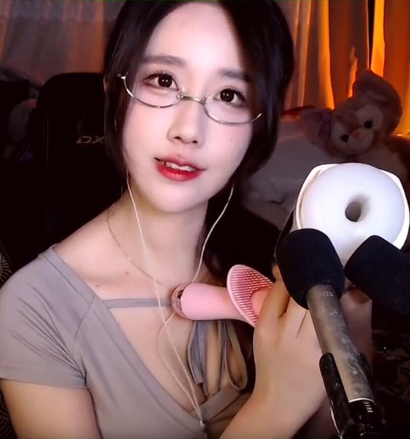 轩子巨2兔 定制！用飞机杯 讲解男性延迟训练