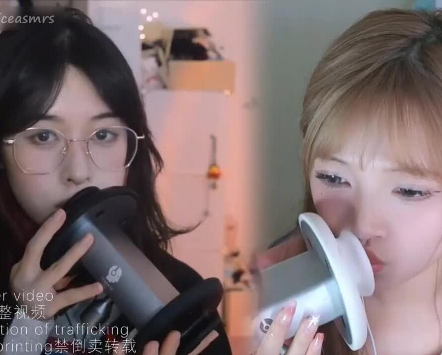 0212142103.jpg 其实不是椰子啦和辣不辣Hyo 双人舔耳