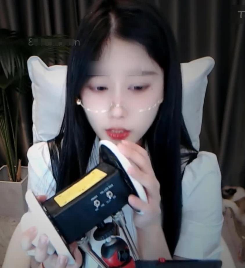 0905141132.jpg 虎牙雪寒ASMR 剧情视频